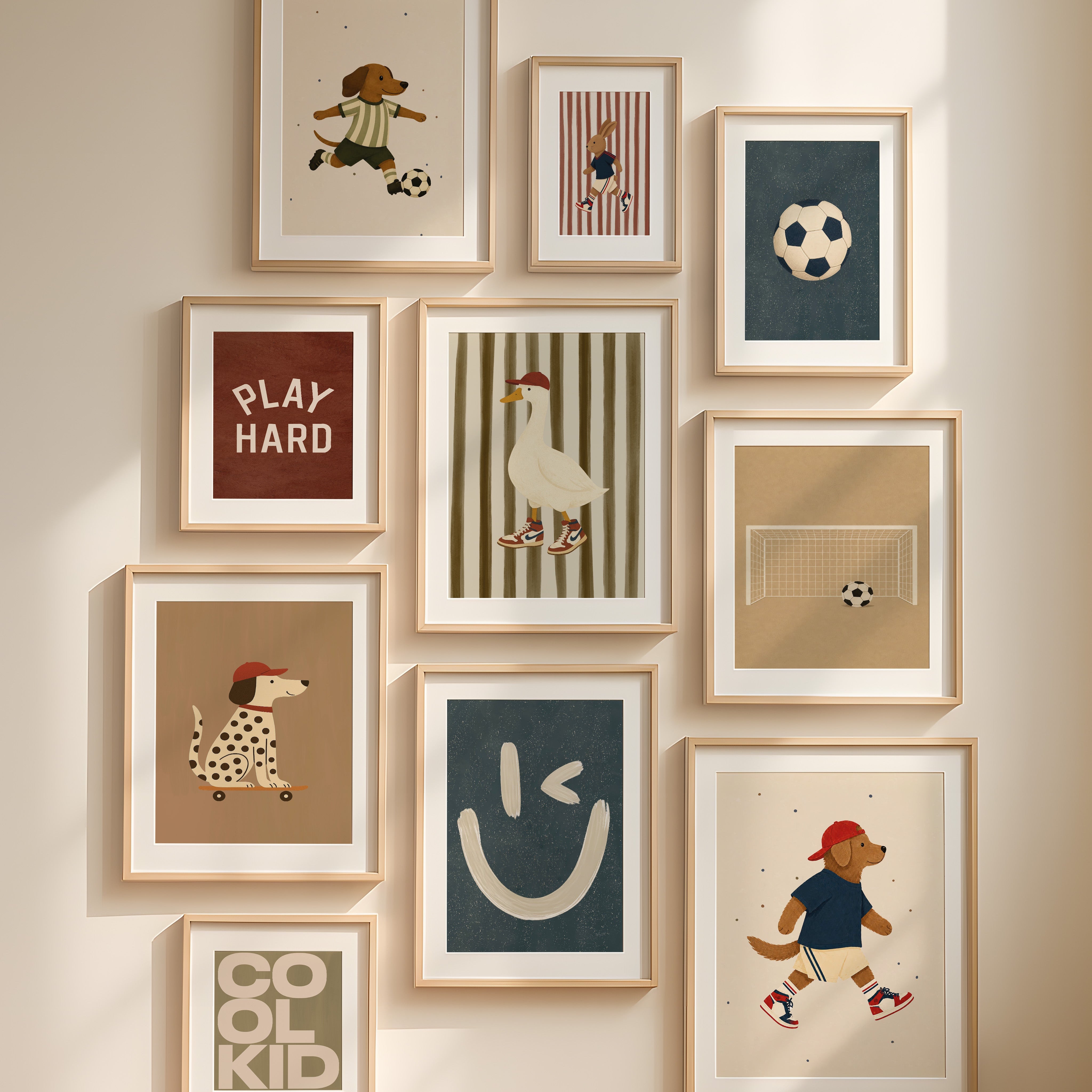 Kinderkamer sportposters met voetbalthema en sportieve dieren illustraties
