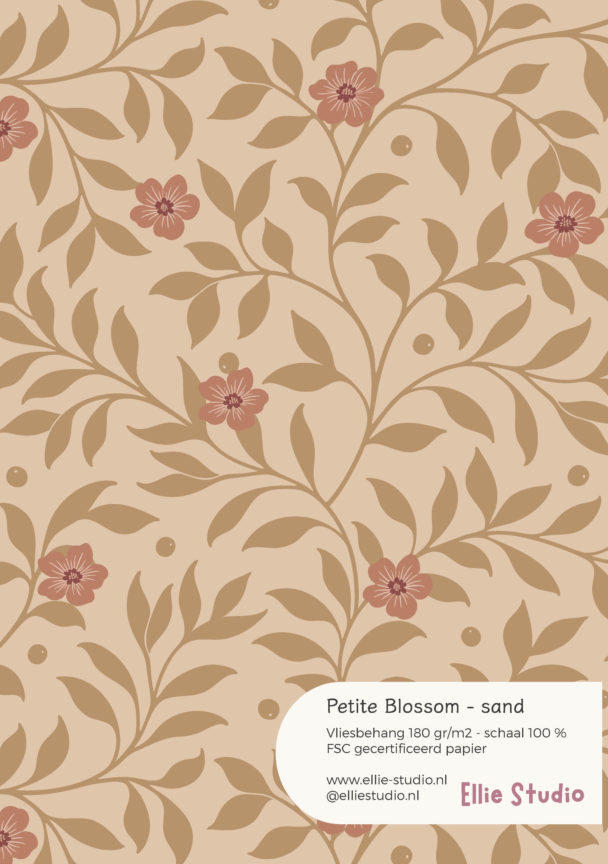 Behangstaal Petite Blossom sand met bruine bladeren en terracottaroze bloemen