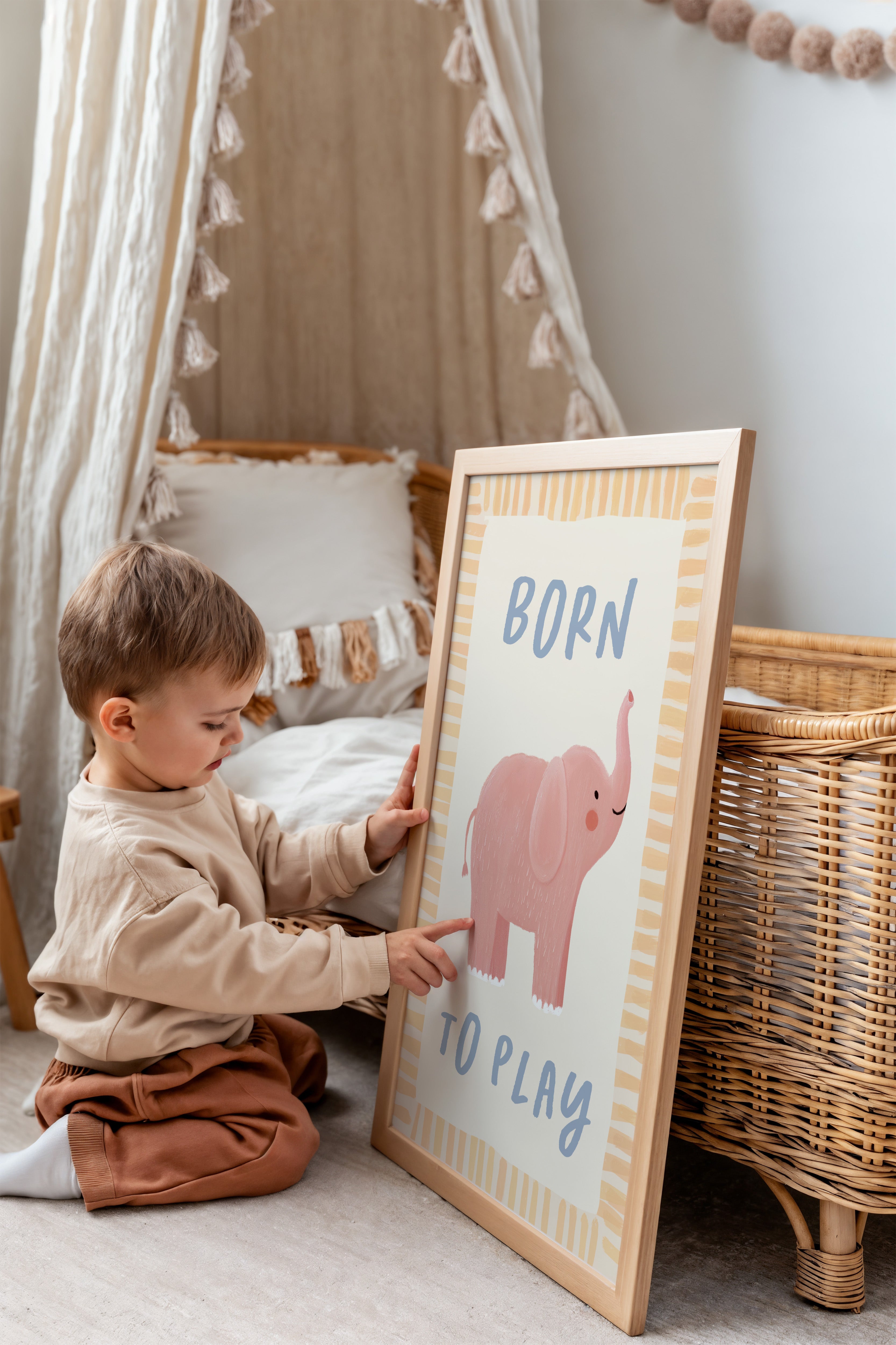 Kinderkamer print - Born to play olifant
