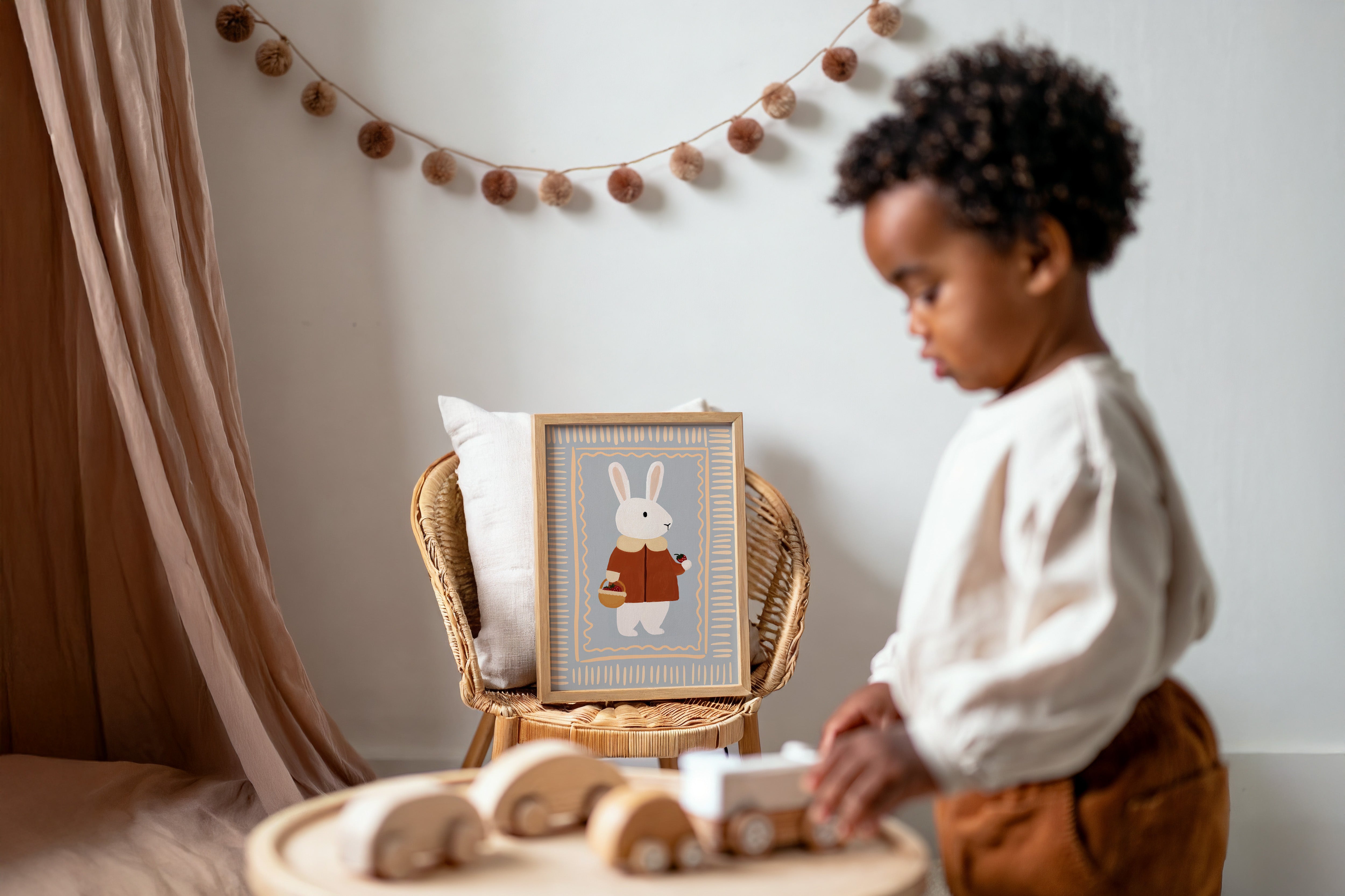 Kinderkamer print - Konijn met mandje aardbeien