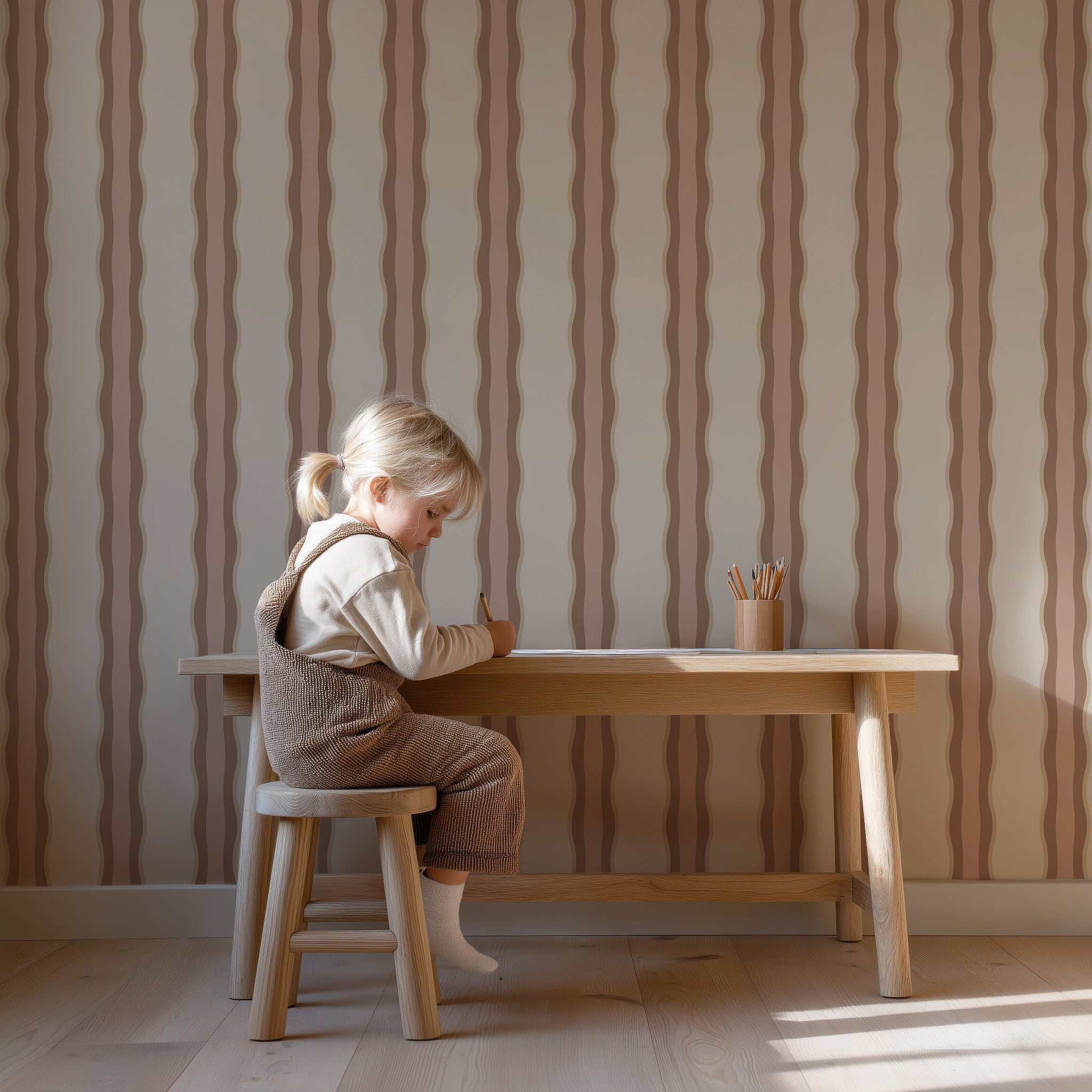 Behang Wobbly Waves - warm pink