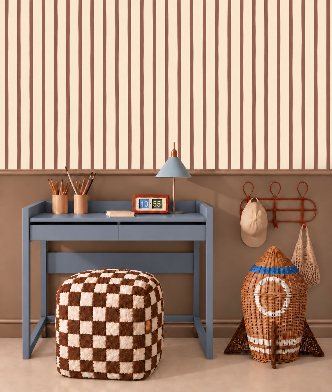 Flow Stripes - butter biscuit behang als achtergrond bij een kinderbureau