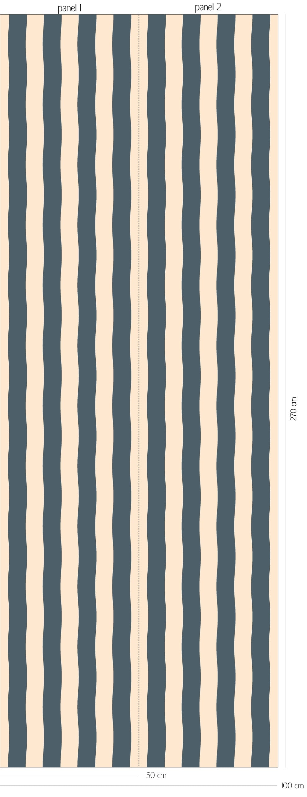 Patroonoverzicht van Wavy Stripes - navy behang met brede, organisch golvende strepen in vergrijsd navyblauw en warme vanillecrème