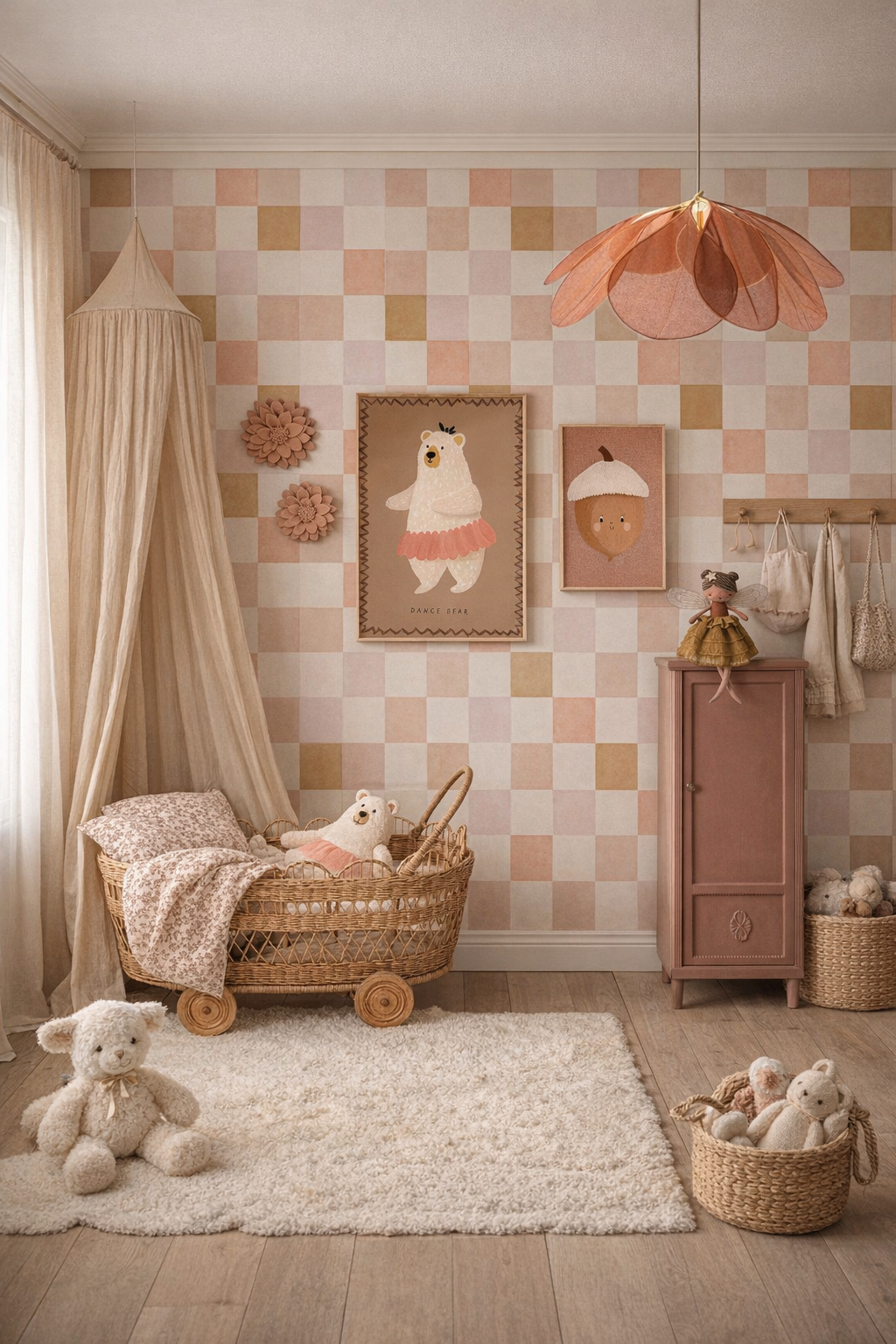 Vintage meisjeskamer inspiratie met warme tinten, ruitjesbehang en lieve illustraties