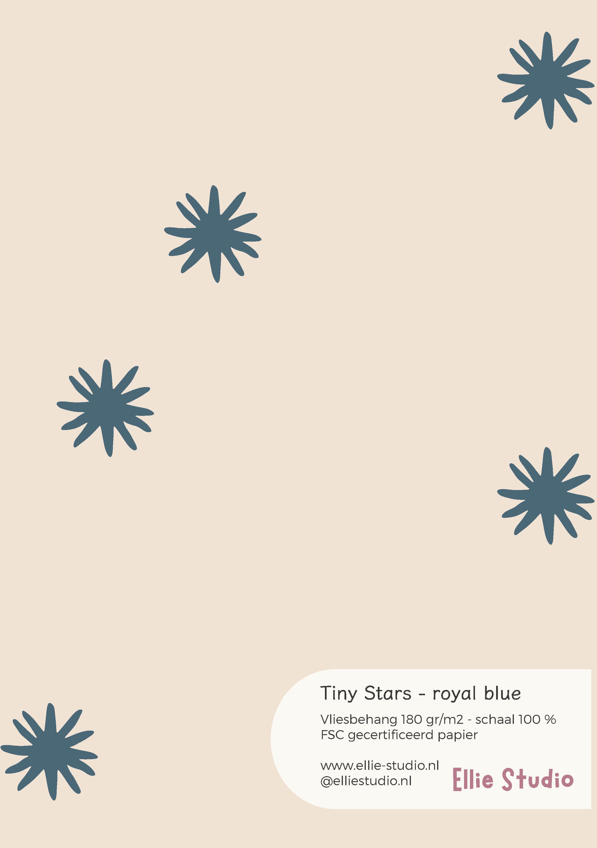Behangstaal Tiny Stars royal blue met koningsblauwe sterren op een warme crèmekleurige achtergrond