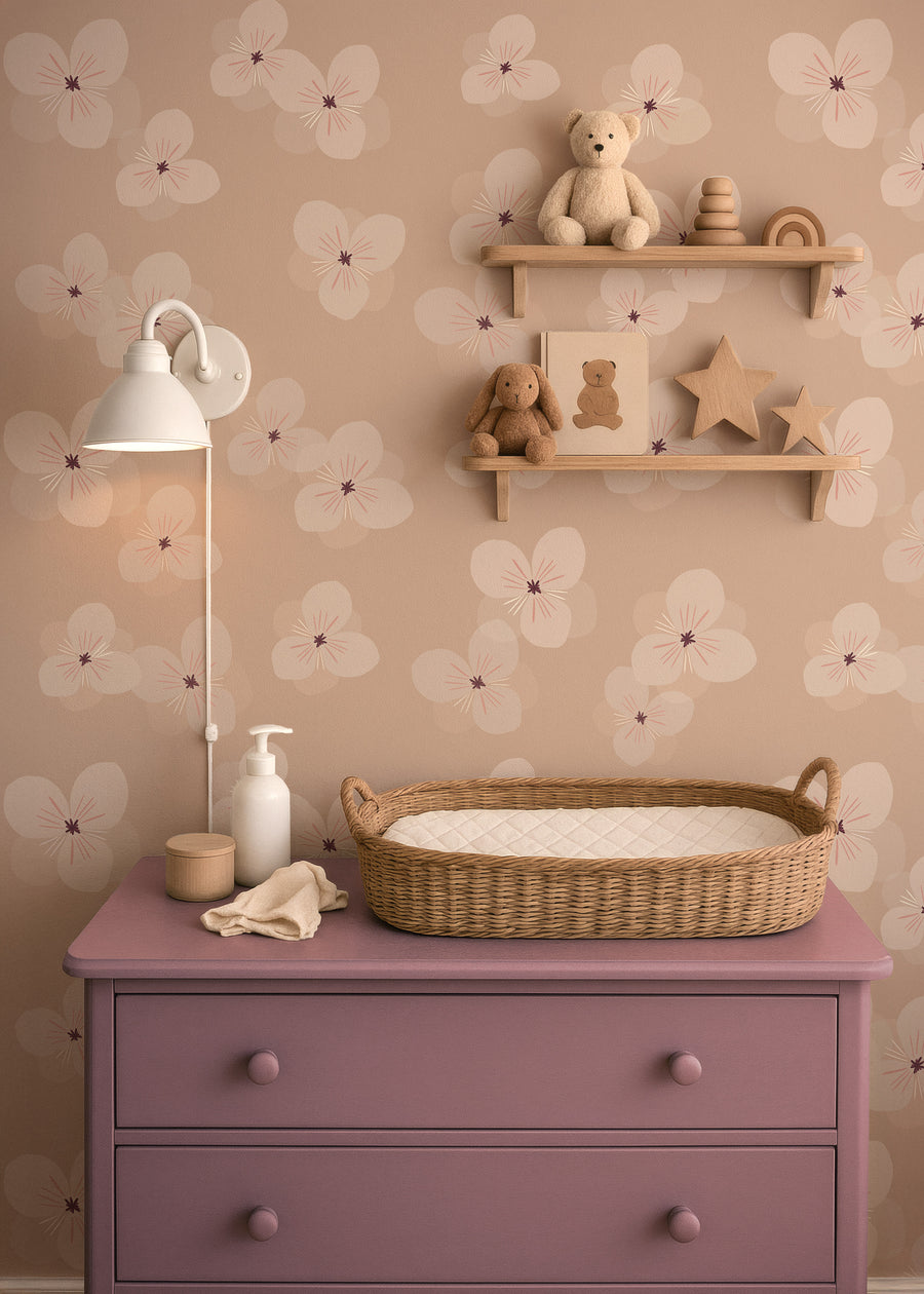 Kinderkamer met Behang Soft Bloom - warm beige op de wand