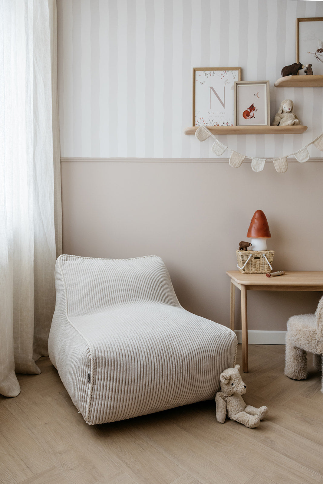 Behang Wavy Stripes - beige