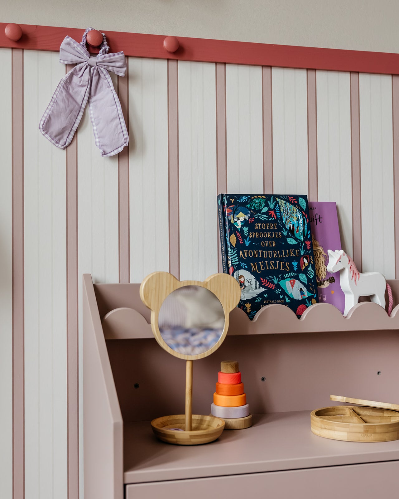 Wallpaper Sweet Stripes - soft pink