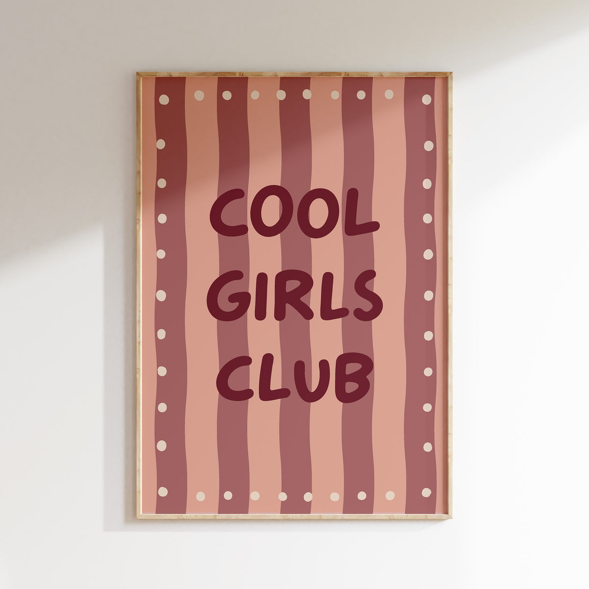 Cool Girls Club tekstposter in roze en bordeaux strepen