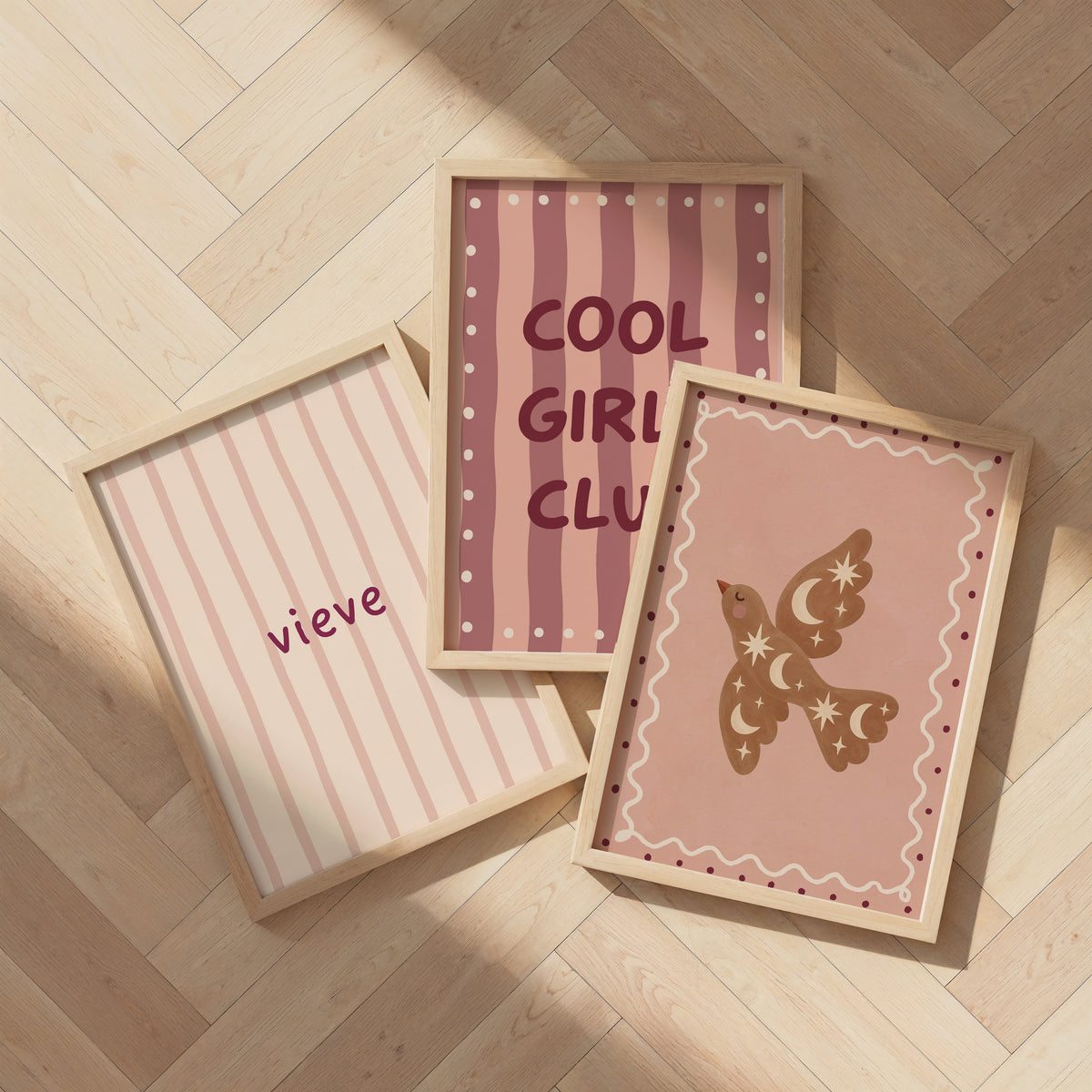 Posterwand met Cool Girls Club en zachte meisjesposters